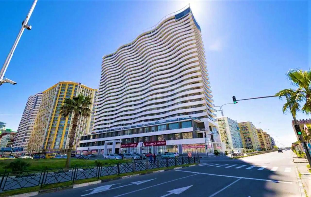 Sea View Studio Apartment In Orbi Residence Batumi Bagian luar foto