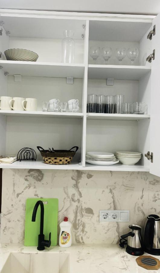 Sea View Studio Apartment In Orbi Residence Batumi Bagian luar foto