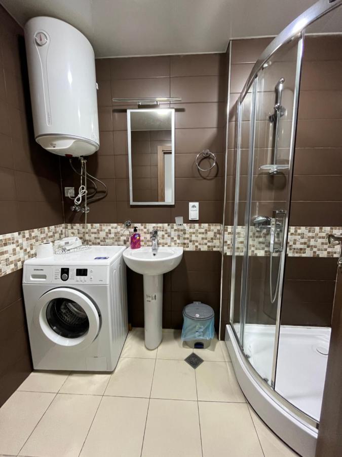 Sea View Studio Apartment In Orbi Residence Batumi Bagian luar foto