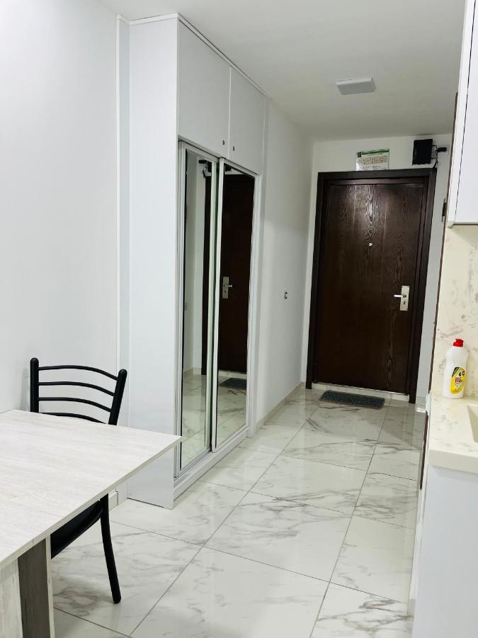 Sea View Studio Apartment In Orbi Residence Batumi Bagian luar foto