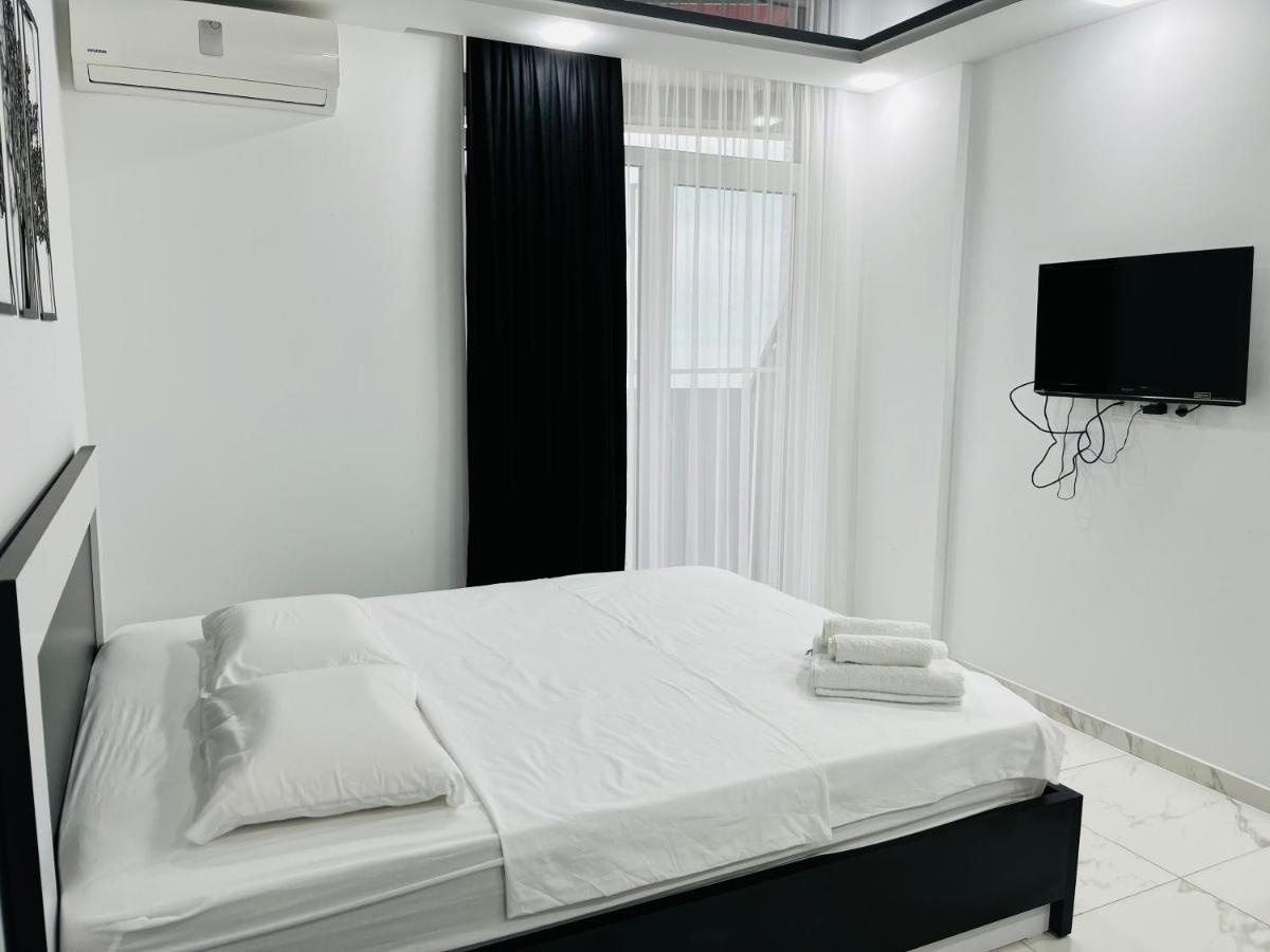 Sea View Studio Apartment In Orbi Residence Batumi Bagian luar foto