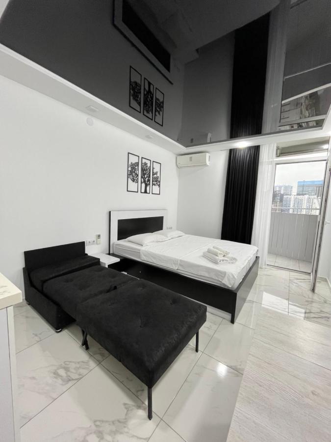 Sea View Studio Apartment In Orbi Residence Batumi Bagian luar foto